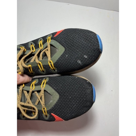 Nike Quest Mens Walking Running Shoes Sz 8 CJ6186-003 Olive Green Black Red - Picture 10 of 11